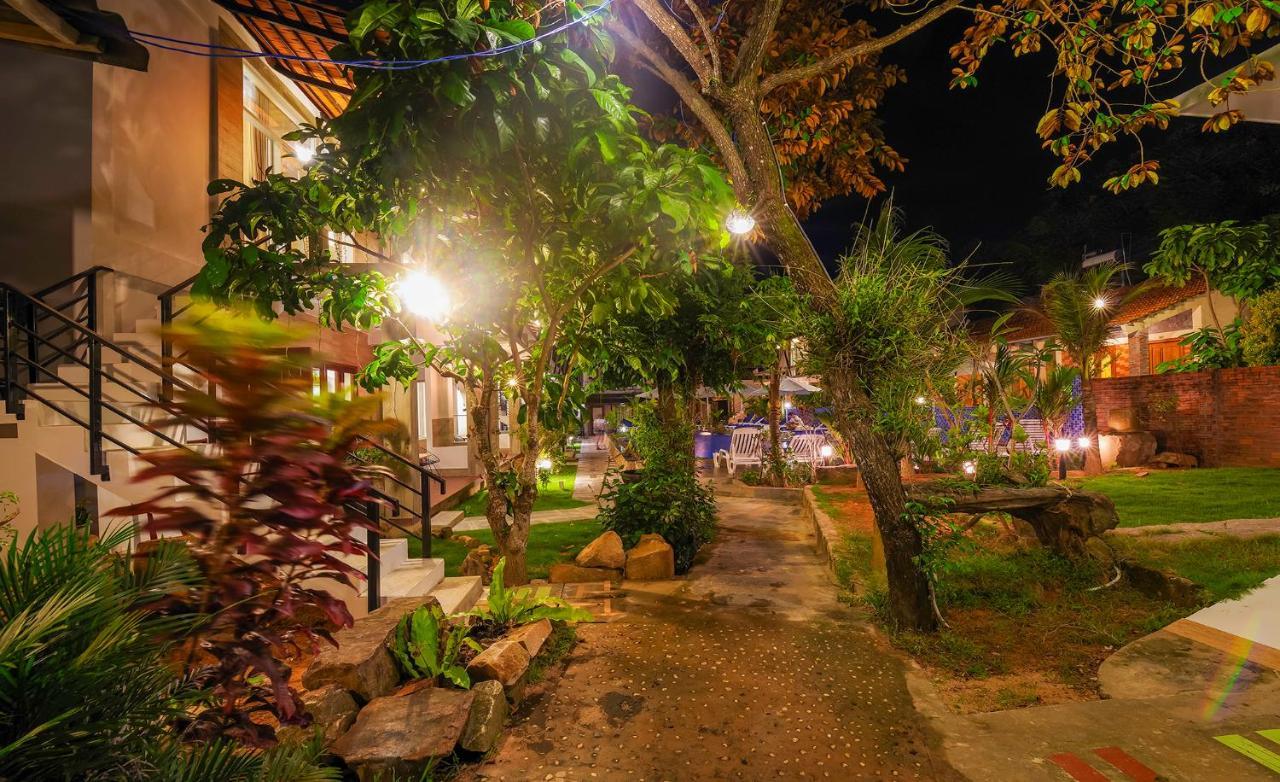 Waves Resort Phu Quoc Exterior photo